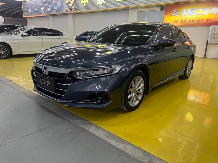 Фото 3 - Honda Accord