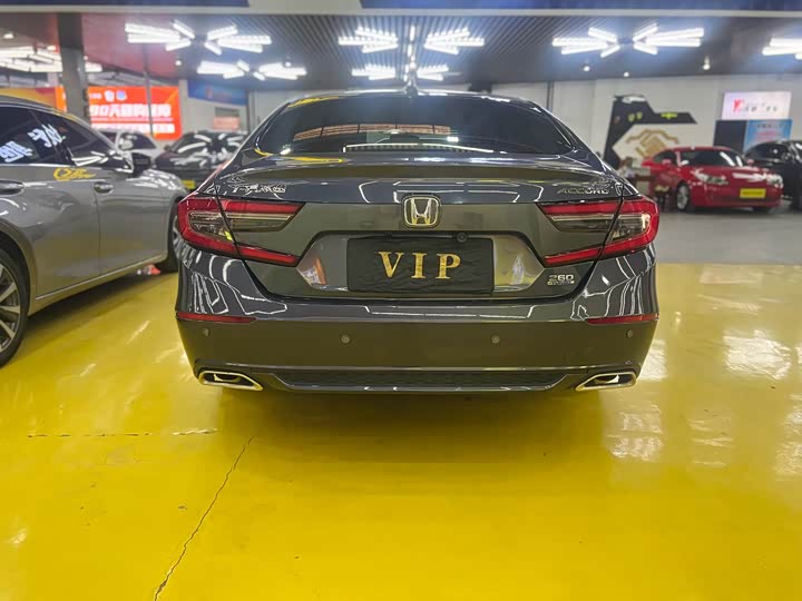 Фото 4 - Honda Accord