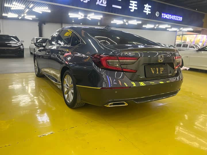 Фото 5 - Honda Accord