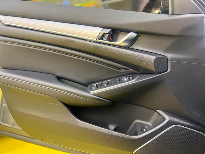 Фото 7 - Honda Accord