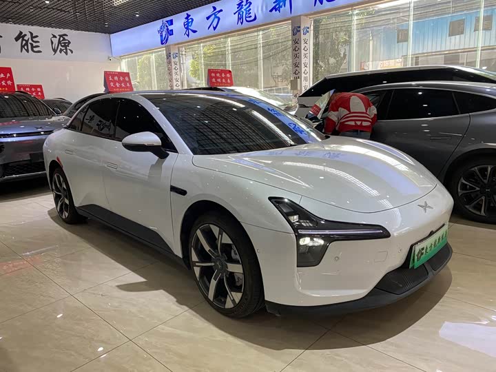 Фото 1 - XPeng Mona M03