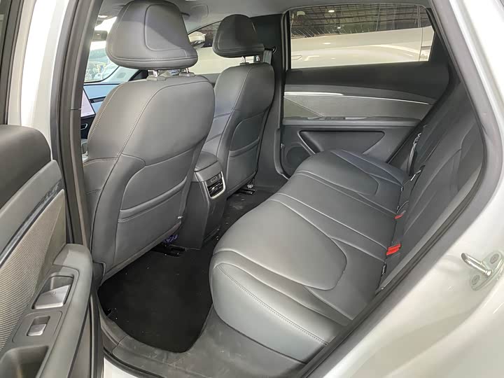 Фото 7 - XPeng Mona M03