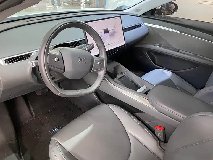 Фото 8 - XPeng Mona M03