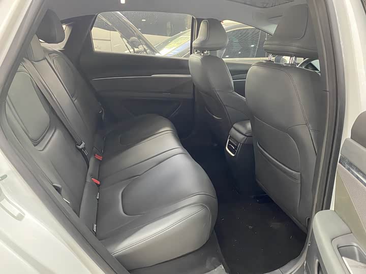 Фото 9 - XPeng Mona M03