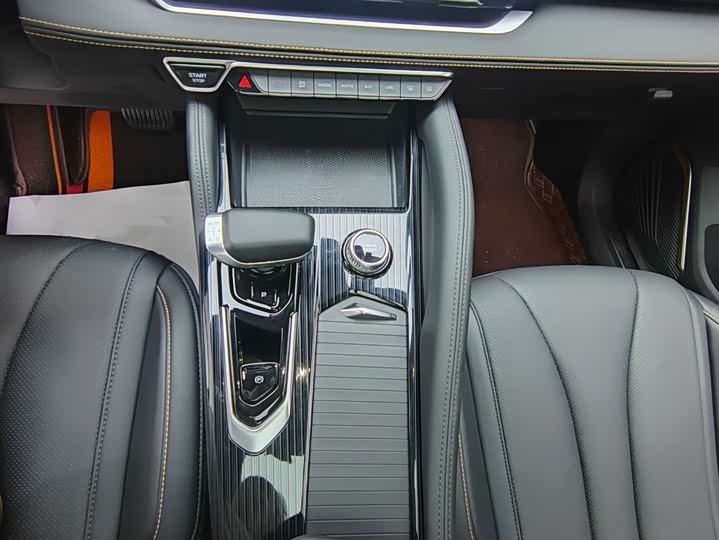 Фото 5 - Geely Monjaro