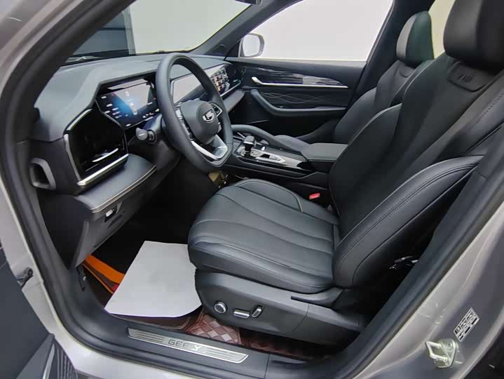 Фото 6 - Geely Monjaro