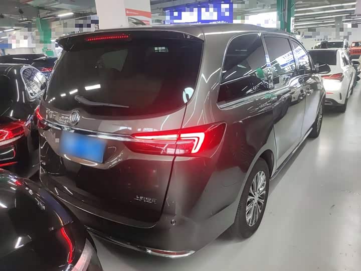 Фото 7 - Buick GL8 ES