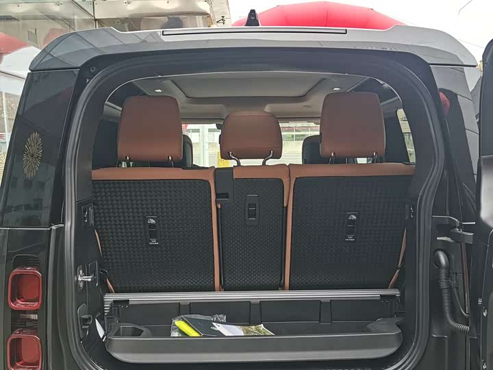 Фото 8 - Land Rover Defender