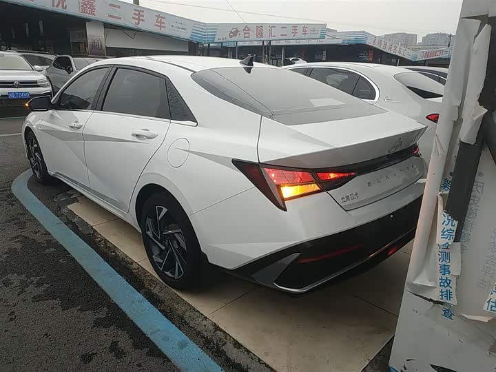 Фото 5 - Hyundai Elantra N line