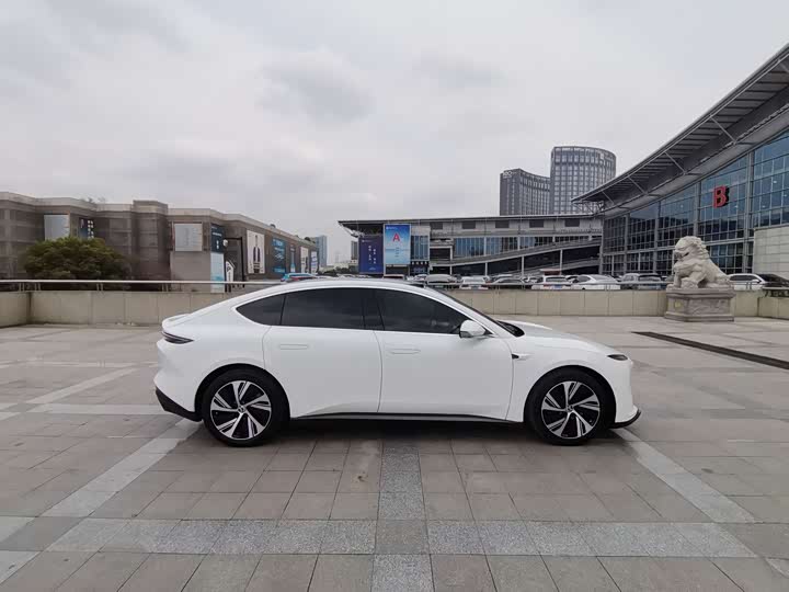 Фото 8 - Nio ET5