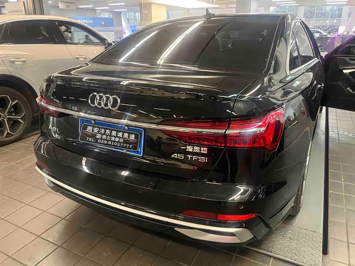 Фото 4 - Audi A6L