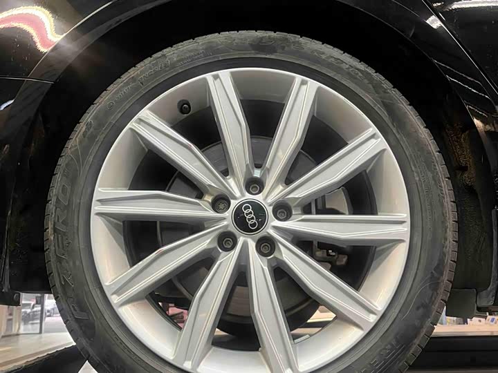 Фото 5 - Audi A6L