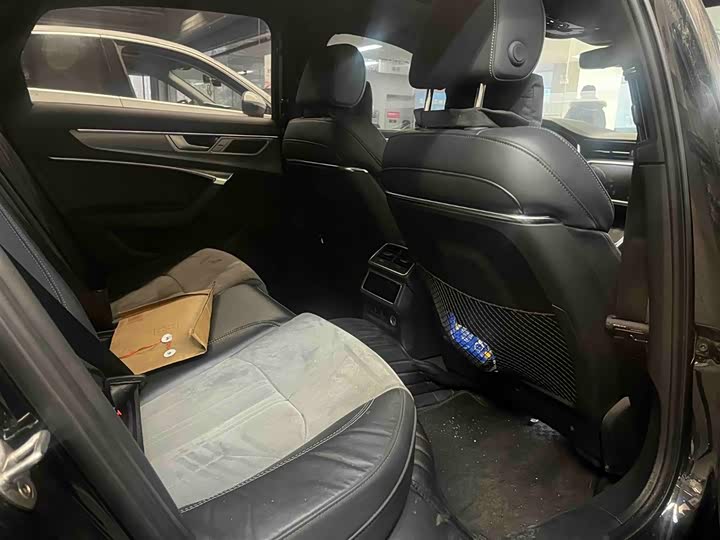 Фото 7 - Audi A6L