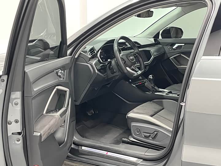 Фото 7 - Audi Q3