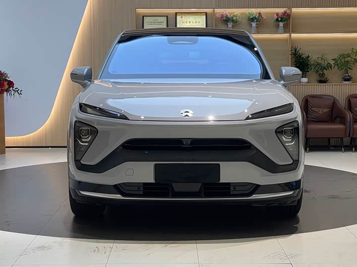 Фото 3 - Nio EC6