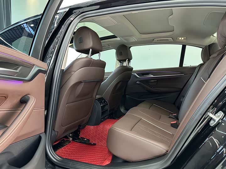 Фото 5 - BMW 5 Series