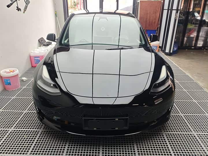 Фото 3 - Tesla Model 3