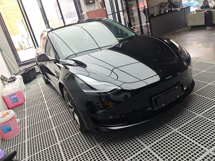 Фото 4 - Tesla Model 3