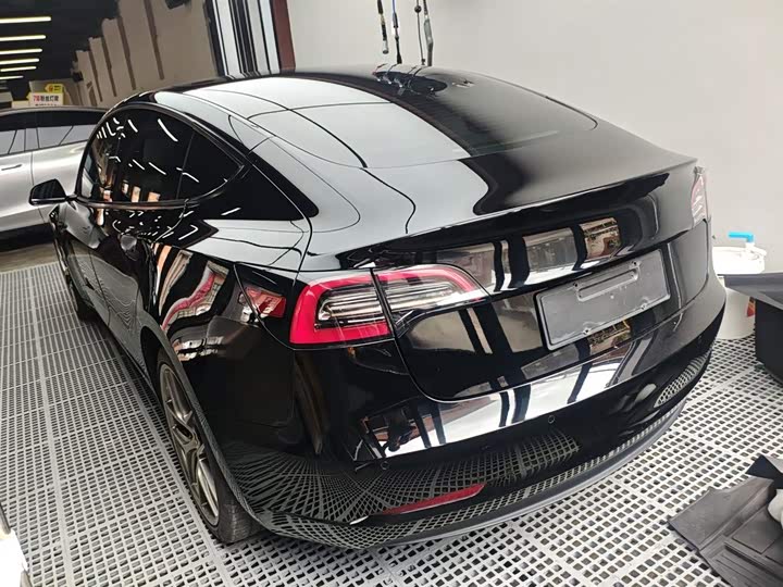 Фото 5 - Tesla Model 3