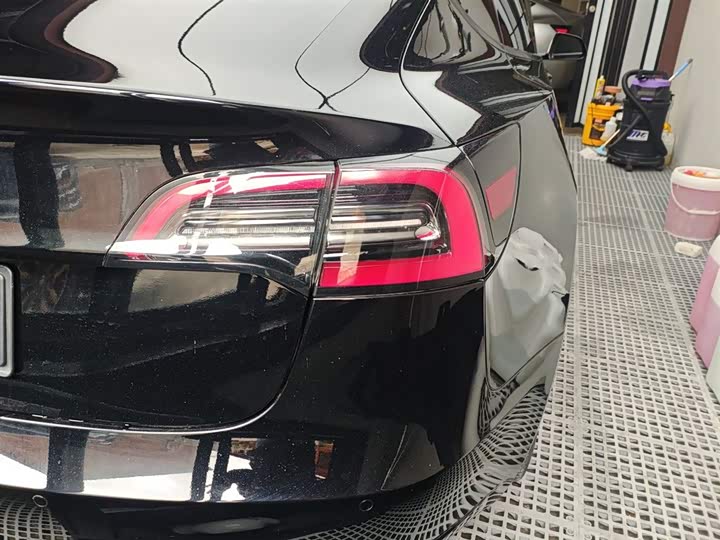 Фото 8 - Tesla Model 3