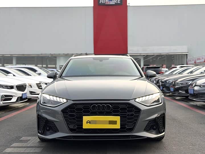 Фото 2 - Audi A4