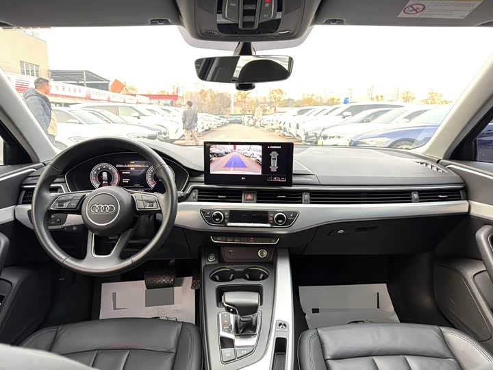 Фото 5 - Audi A4