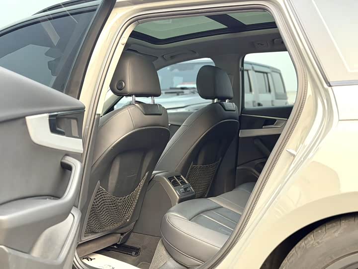 Фото 9 - Audi A4