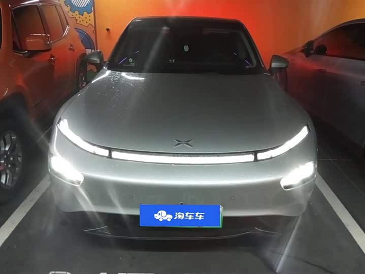 Фото 2 - XPeng P7