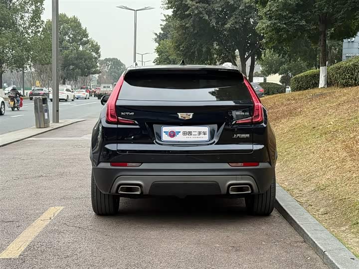Фото 4 - Cadillac XT4