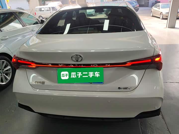 Фото 6 - Toyota Avalon