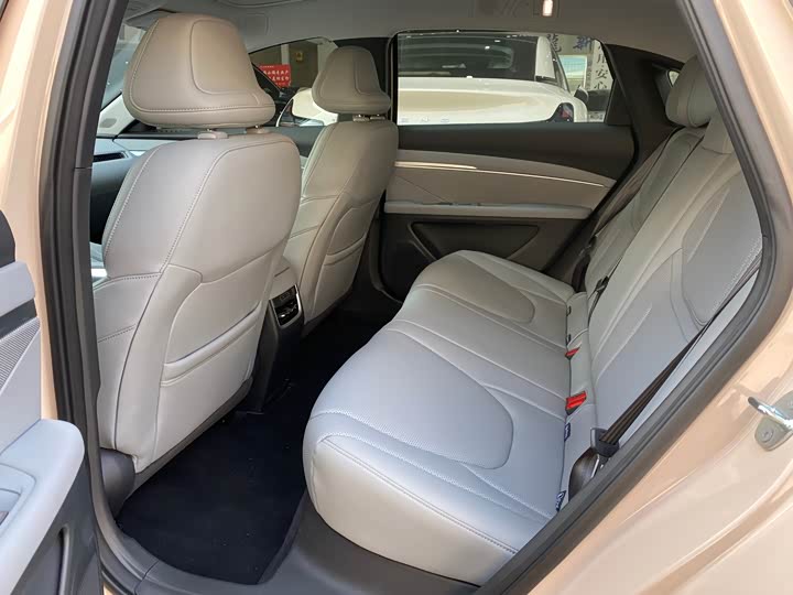 Фото 5 - XPeng Mona M03