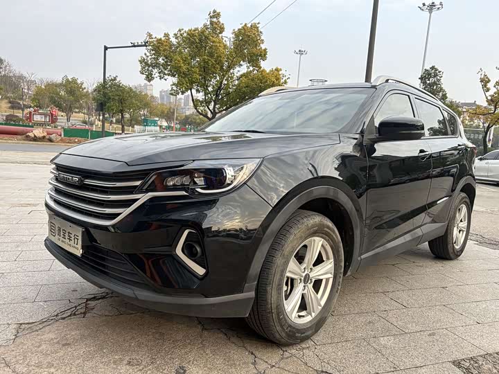 Фото 1 - Jetour X70