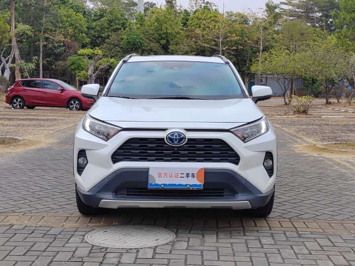 Фото 2 - Toyota RAV4