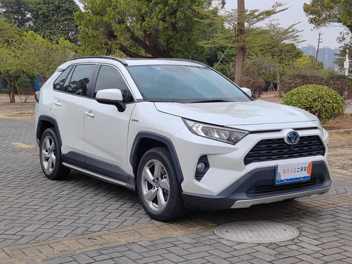 Фото 3 - Toyota RAV4