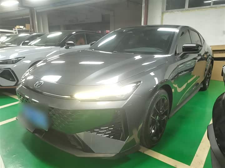 Фото 2 - Changan UNI-V