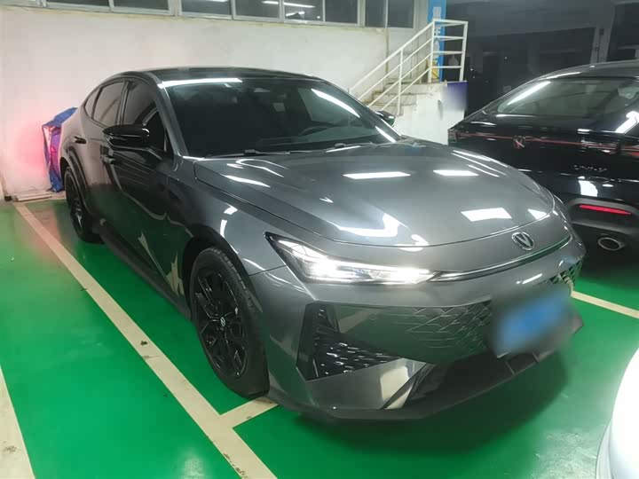 Фото 4 - Changan UNI-V