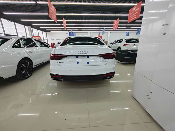 Фото 3 - Audi A4L