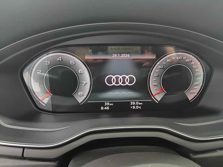 Фото 8 - Audi A4L