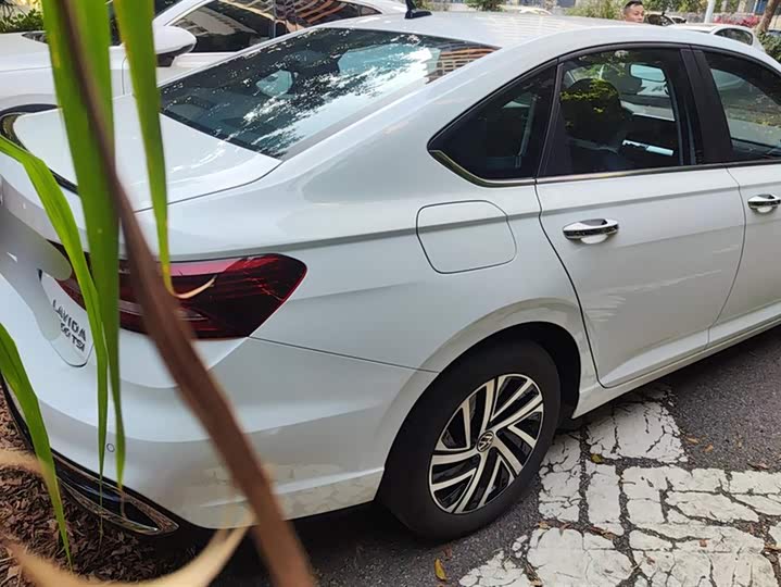 Фото 3 - Volkswagen Lavida