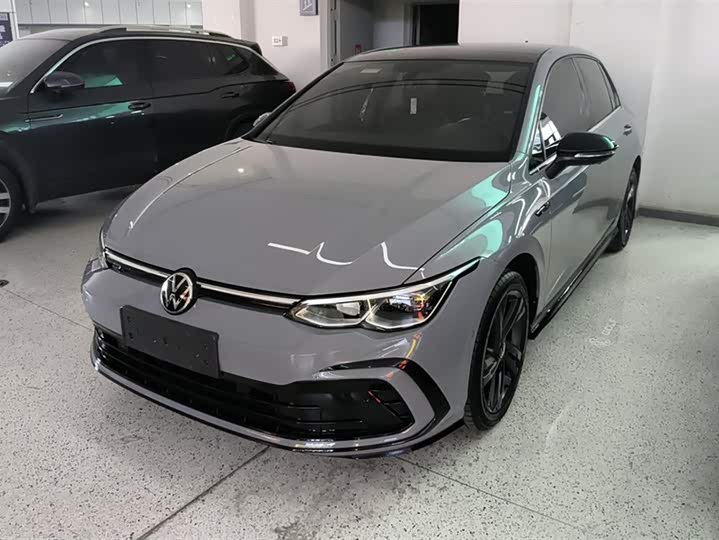 Фото 1 - Volkswagen Golf