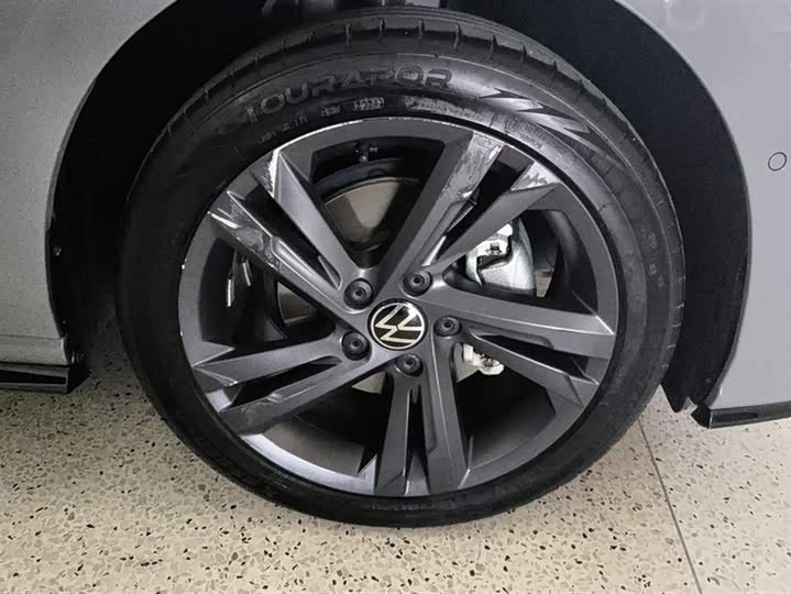 Фото 6 - Volkswagen Golf