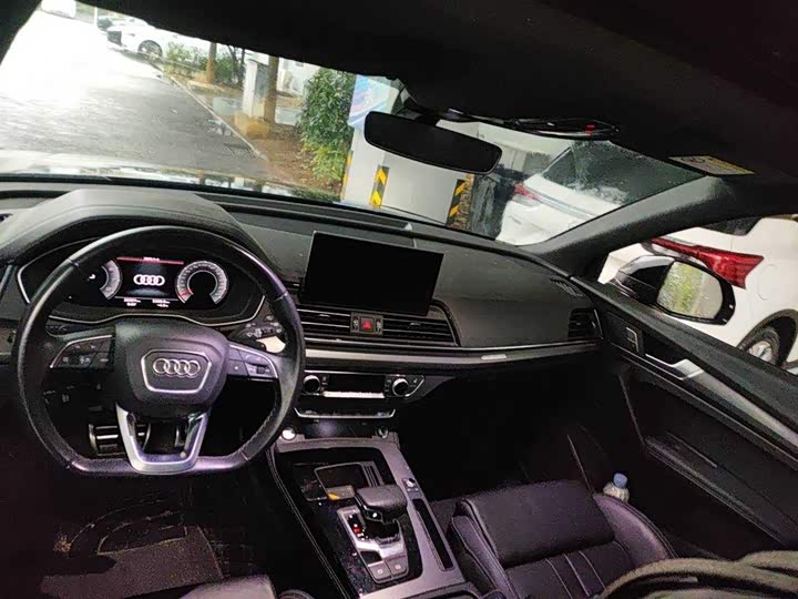 Фото 4 - Audi Q5L