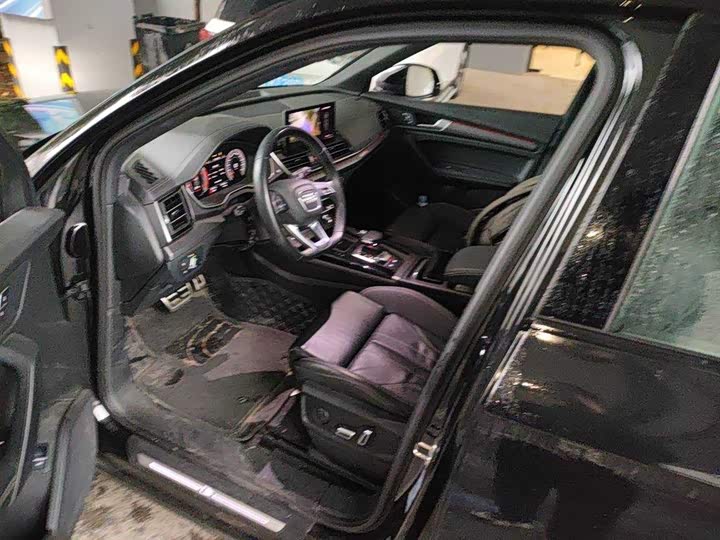 Фото 5 - Audi Q5L