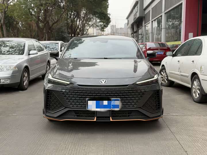 Фото 2 - Changan UNI-V