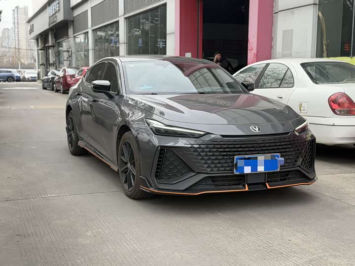 Фото 3 - Changan UNI-V