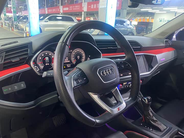 Фото 9 - Audi Q3 Sportback