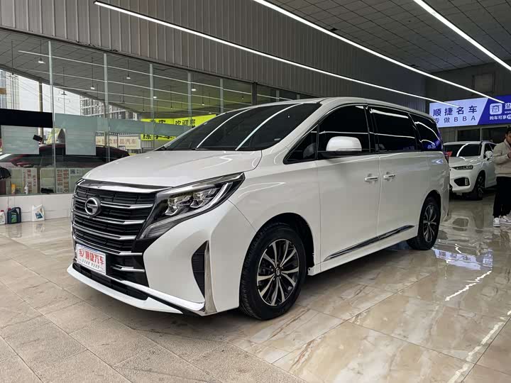 Фото 1 - GAC Trumpchi M8