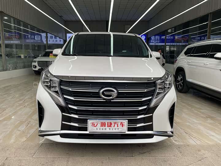 Фото 2 - GAC Trumpchi M8
