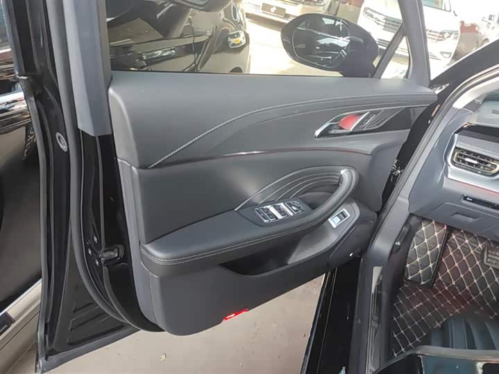 Фото 7 - Hongqi H5