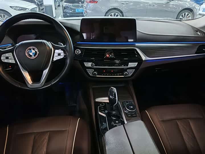 Фото 9 - BMW 5 Series